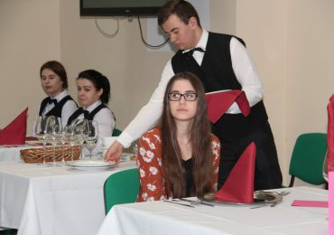 "Zasady nakrywania stołu" - warsztaty w Rudniku.