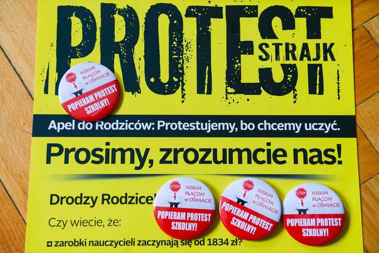 Nauczyciele Ekonomika solidaryzują się z nauczycielami w Polsce