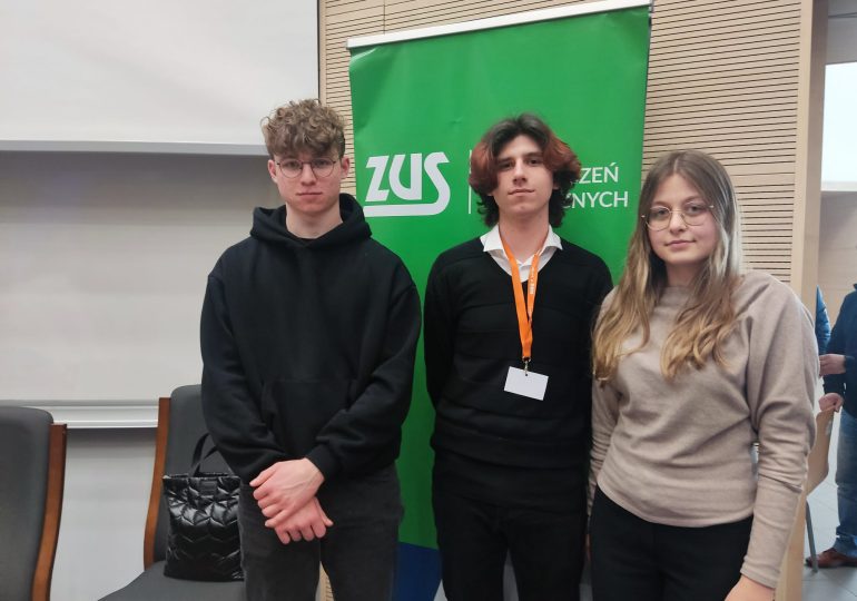 Uczniowie ZS Nr 3 im. Króla Jana III Sobieskiego w Stalowej Woli na podium Olimpiady o ZUS